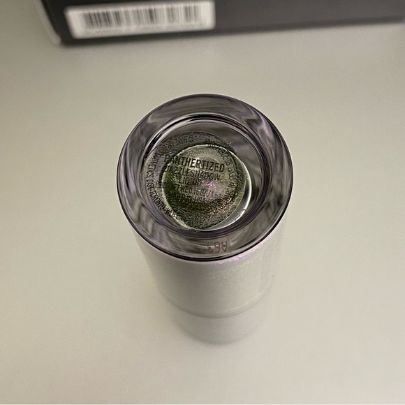 MAC “Pantherized” Liquid Dazzleshadow - Picture 4 of 6